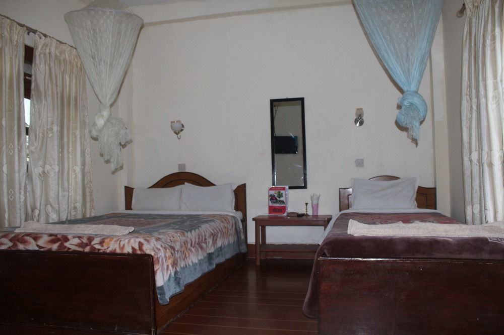 จังเกิ้ลซันเซตแคมป์ Hotel โซราฮา ภายนอก รูปภาพ