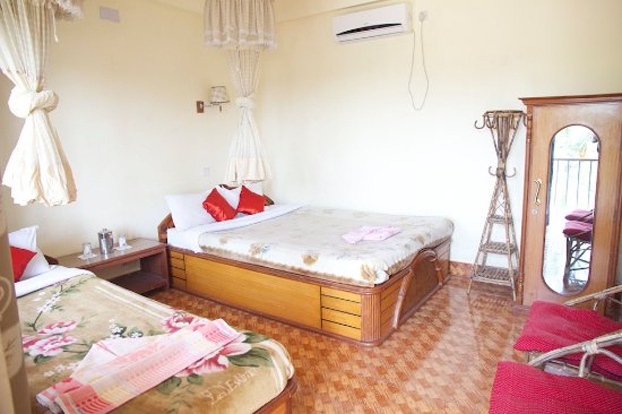 จังเกิ้ลซันเซตแคมป์ Hotel โซราฮา ภายนอก รูปภาพ